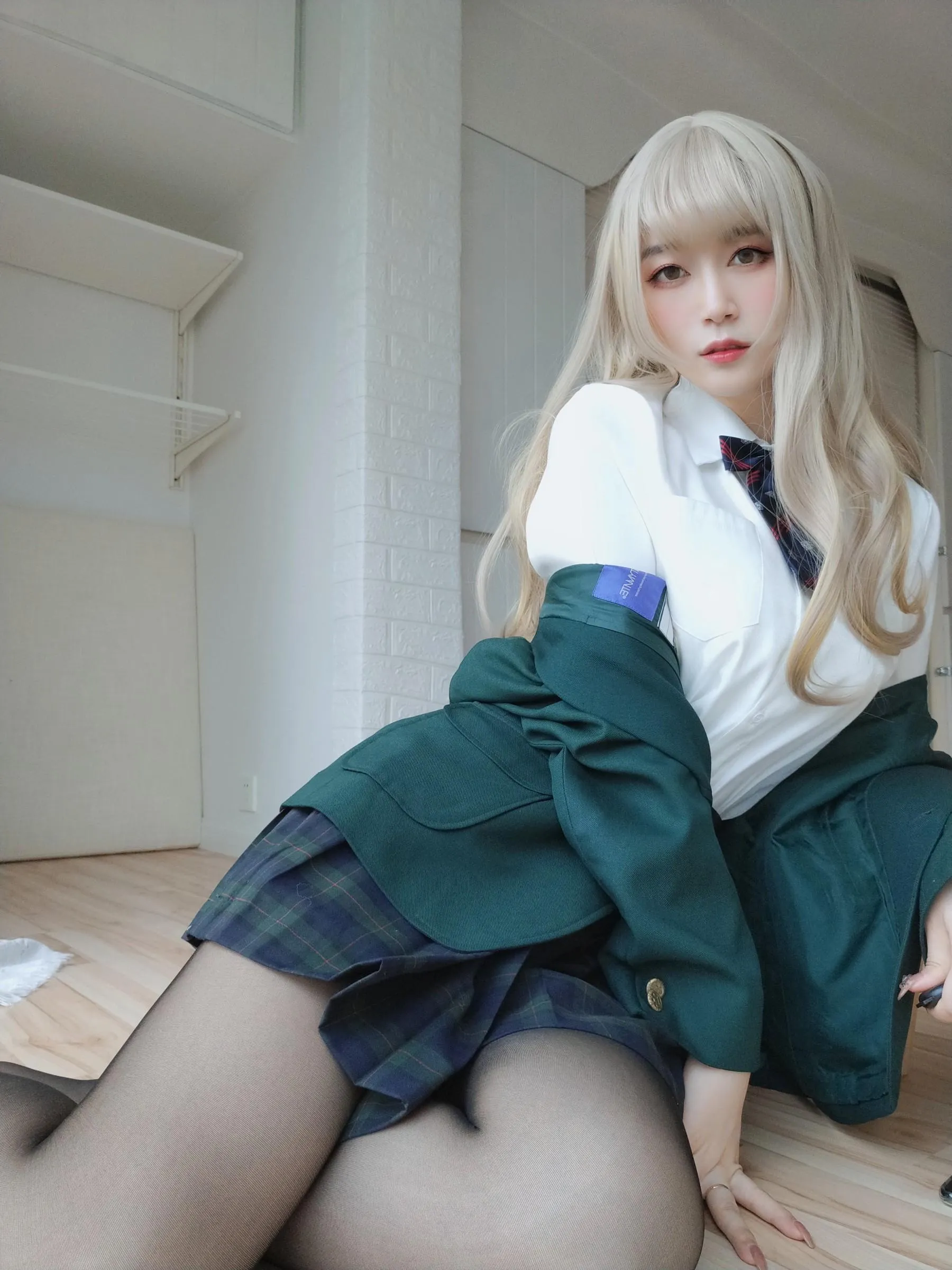白银81 – 自撮 Vol.53 灰色空间 [92P]插图3